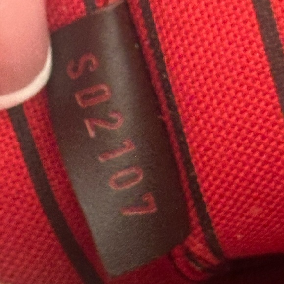 Authentic Louis Vuitton Damier Ebene Pouch - Picture 6 of 13